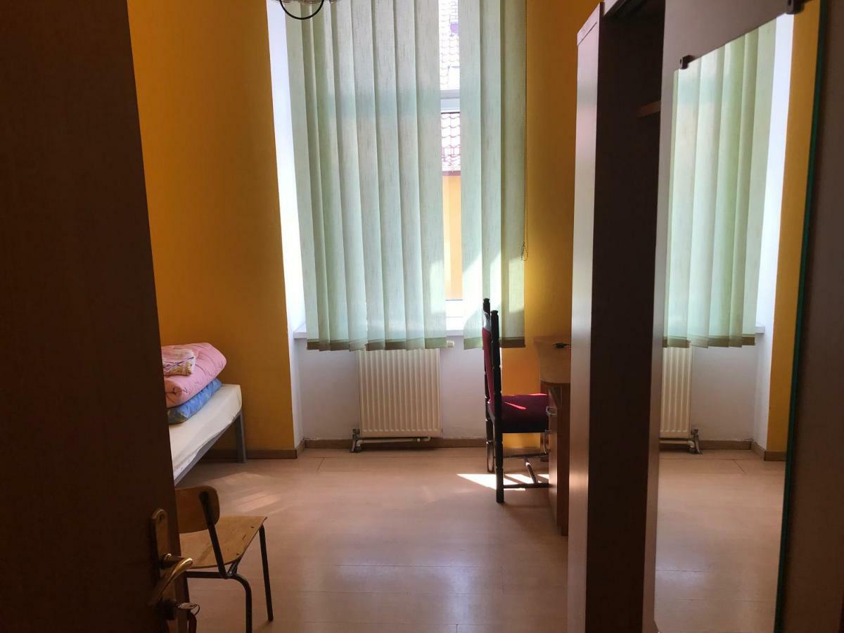 Clarus Mons Studio Hostel Ζεστοκόβα Εξωτερικό φωτογραφία