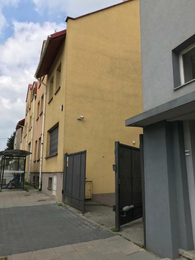 Clarus Mons Studio Hostel Ζεστοκόβα Εξωτερικό φωτογραφία