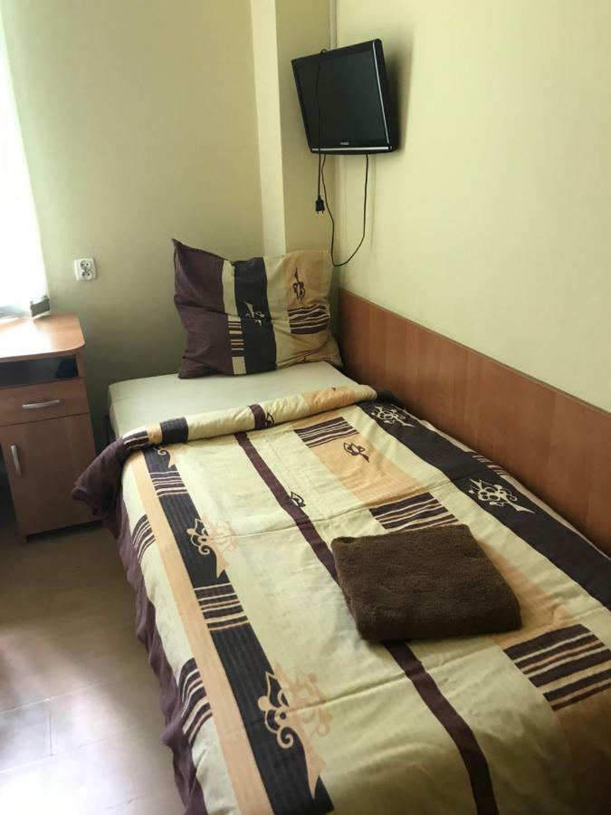 Clarus Mons Studio Hostel Ζεστοκόβα Εξωτερικό φωτογραφία