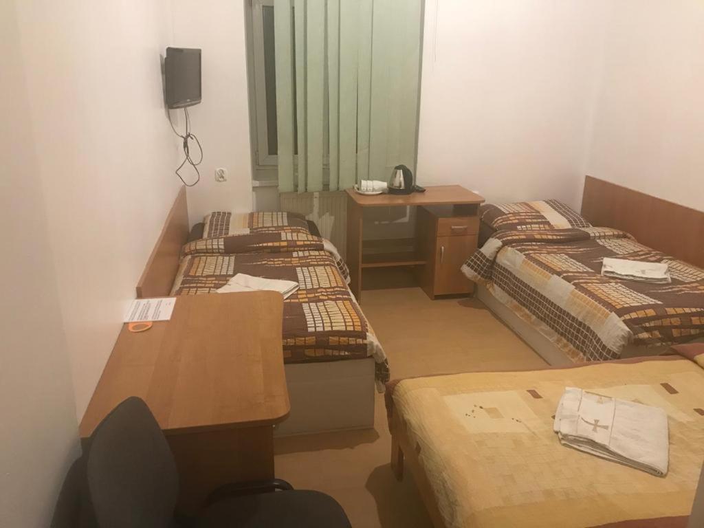Clarus Mons Studio Hostel Ζεστοκόβα Εξωτερικό φωτογραφία