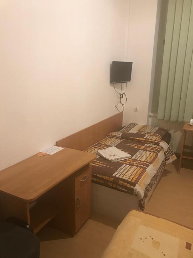 Clarus Mons Studio Hostel Ζεστοκόβα Εξωτερικό φωτογραφία